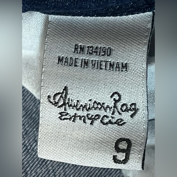 Women’s American Rag factory distressed jeans. Size 9. - Picture 5 of 16